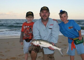 Troy Jansen and Dan Kent, who along with skipper Dean Candy took turns on 24kg stand-up gear to land this 153.5kg SBT over the 4.5 hour fight.